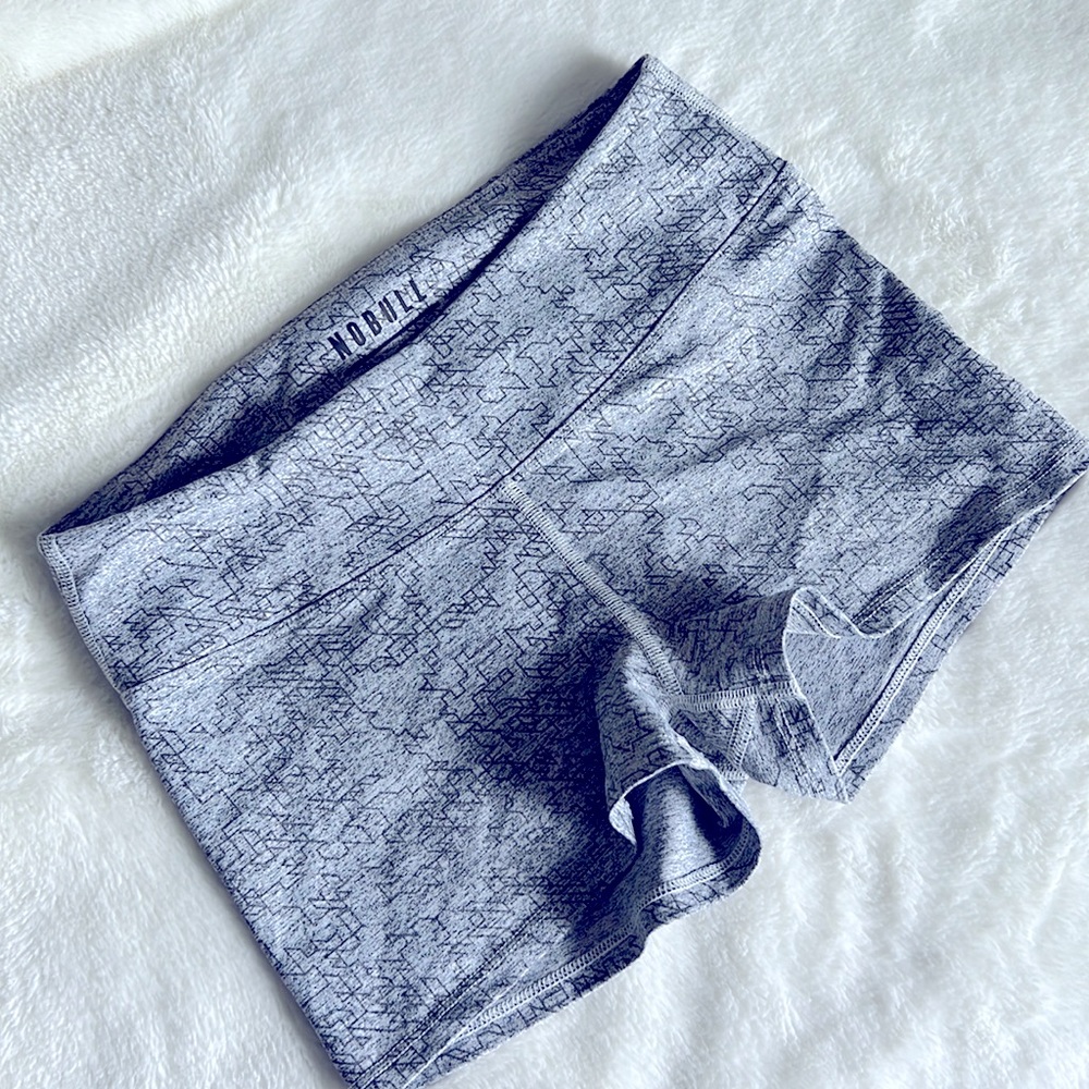 NOBULL small light gray pattern shorts